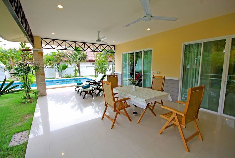 Thai Thani Pool Villa Resort Jomtien Beach Exterior photo